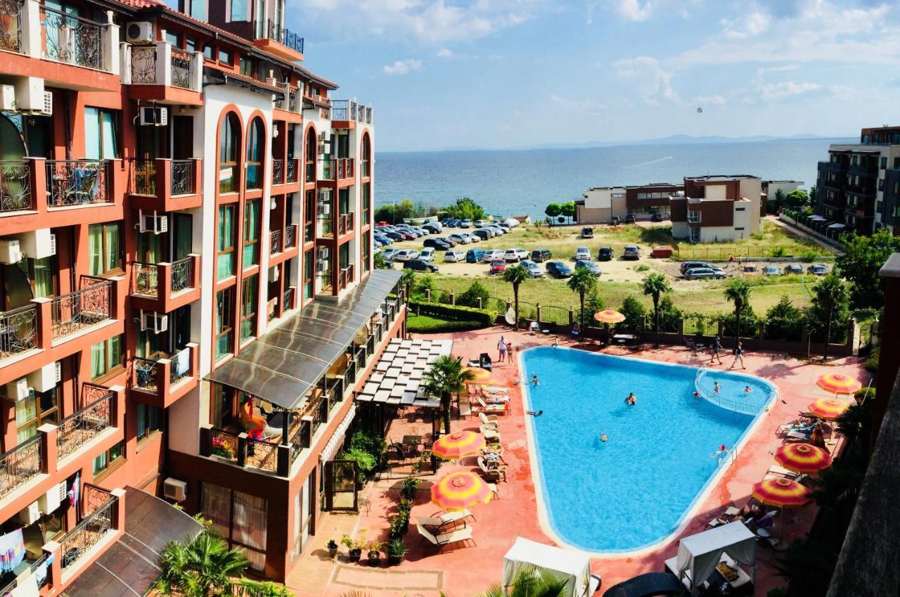 Chateau Del Marina Penthouses Несебър Екстериор снимка